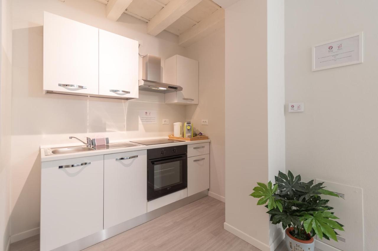 ברשה Palazzetto Vittoria - F&L Apartment מראה חיצוני תמונה